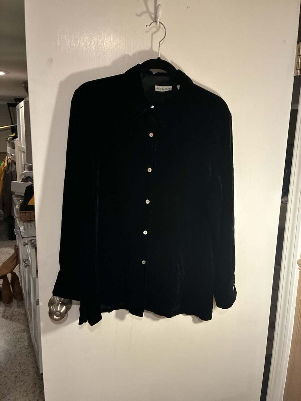 Ann Taylor Black Silk Blend Velvet Button Down Shirt Size 14